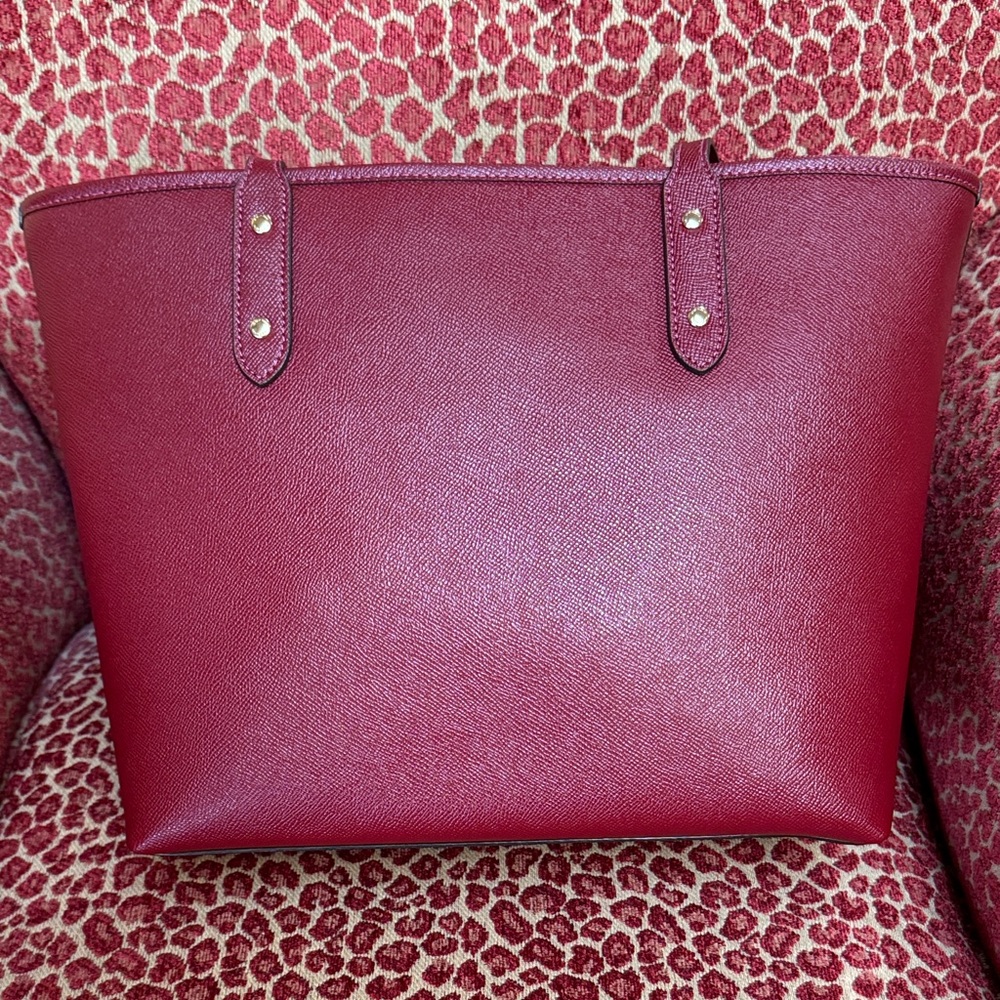 COACH CHERRY TOTE - Picture 9 of 11